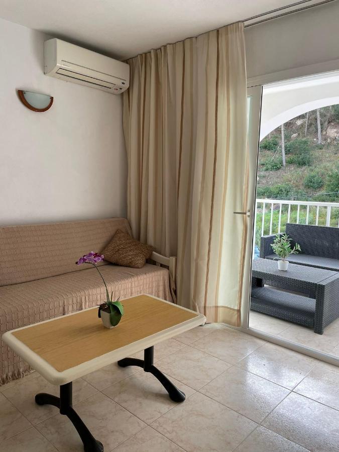 Apartamentos Torres Cardona Кала-Лонга Экстерьер фото
