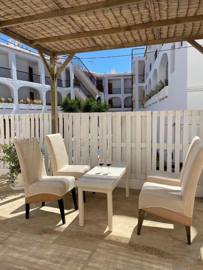 Apartamentos Torres Cardona Кала-Лонга Экстерьер фото